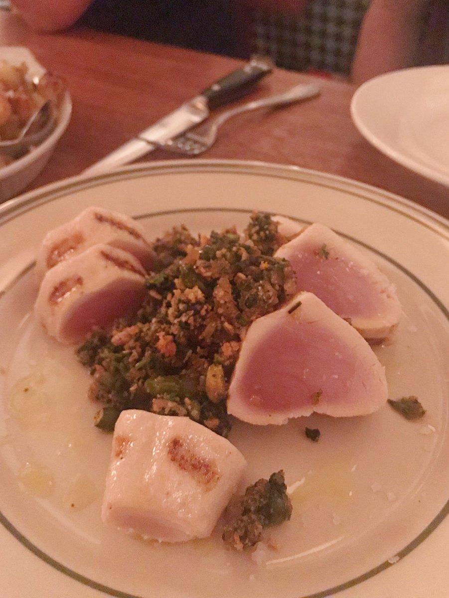 eatfishYVR's tweet photo. Grazie mille to the @savio_volpe team for a fantastic #FISHcrew dinner this past Sunday. So pleased to supply them with our BC albacore tuna, frozen at sea off the coast of Vancouver Island. #BCTastesBetter https://t.co/CEVeOkgSFv