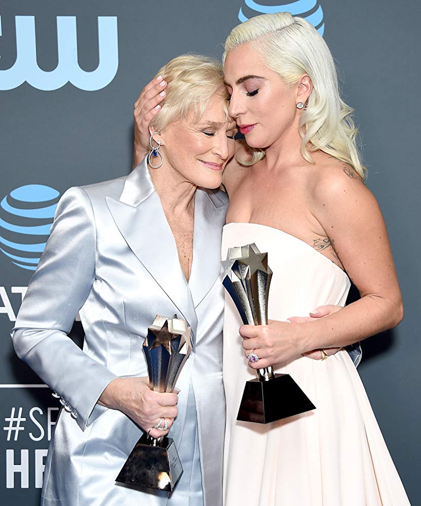 Uma das imagens mais bonitas desta semana foi o prêmio compartilhado de Melhor Atriz entre #LadyGaga (Nasce Uma Estrela) e #GlennClose (A Esposa) no #CriticsChoiceAwards 2019. 

Será que a dobradinha se repete no #Oscar ? #cinema #filme #movielovers