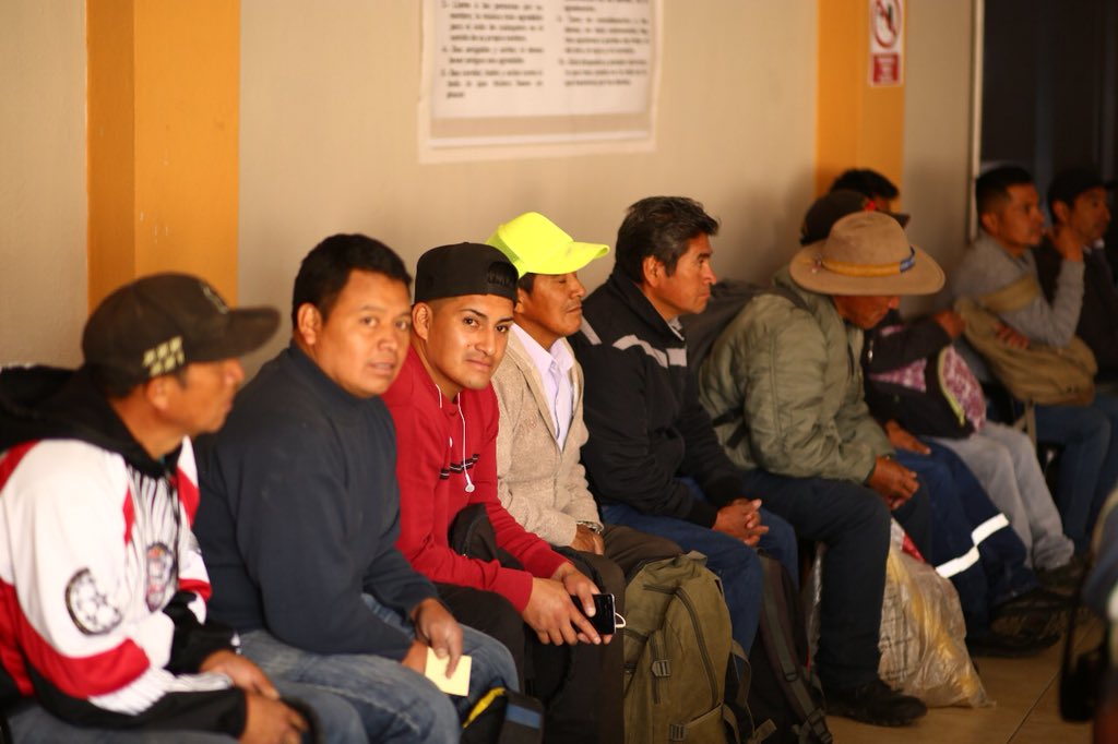 EDEC_EP's tweet photo. Hoy visitamos La Casa del Obrero 👷‍♂️ para trabajar con los beneficiarios de este Programa Municipal en un Taller de Comunicación Asertiva donde podrán mejorar el trabajo en equipo y aprenderán a resolver problemas mediante la comunicación 👏🏽😀 https://t.co/htzzpJPIeq
