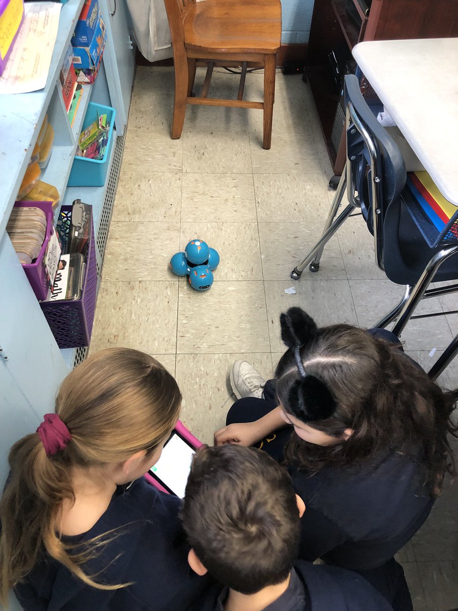 SCSMsMueller's tweet photo. 4-1 had so much fun coding with Mrs. Dulas! Thank you for today! https://t.co/TYOvkNZhhj