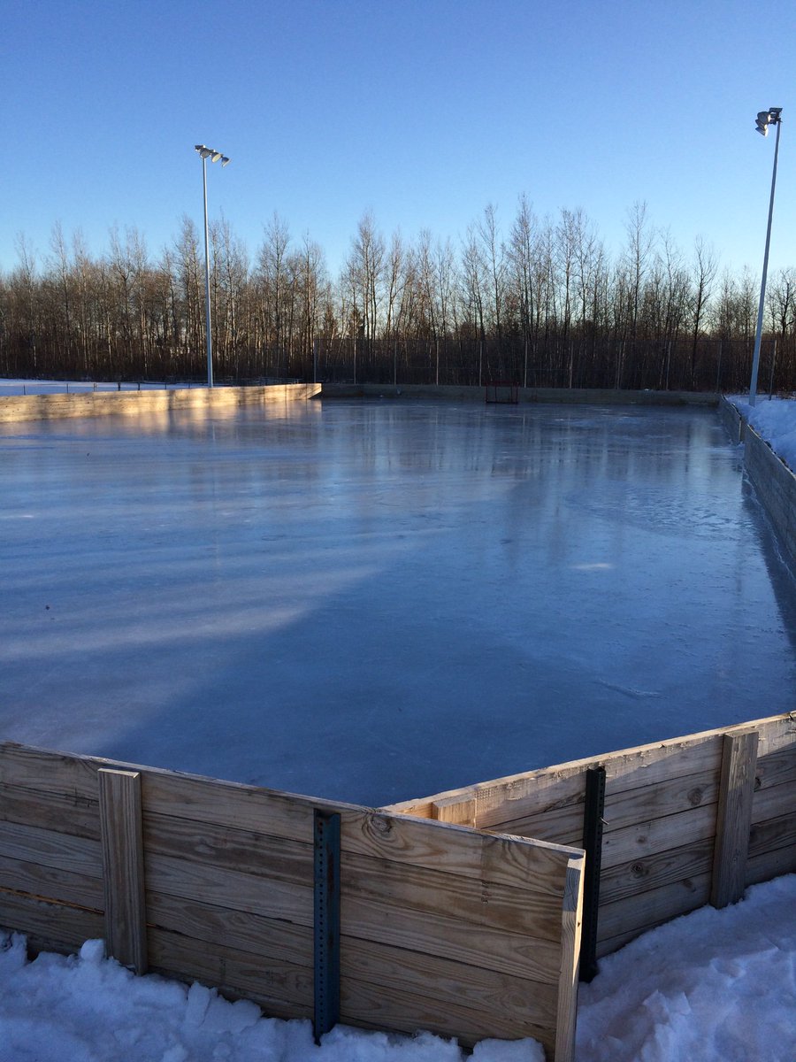rinks_ice's tweet photo. South End had a flood yesterday, and is looking amazing tonight. https://t.co/sMuXPRFD9n