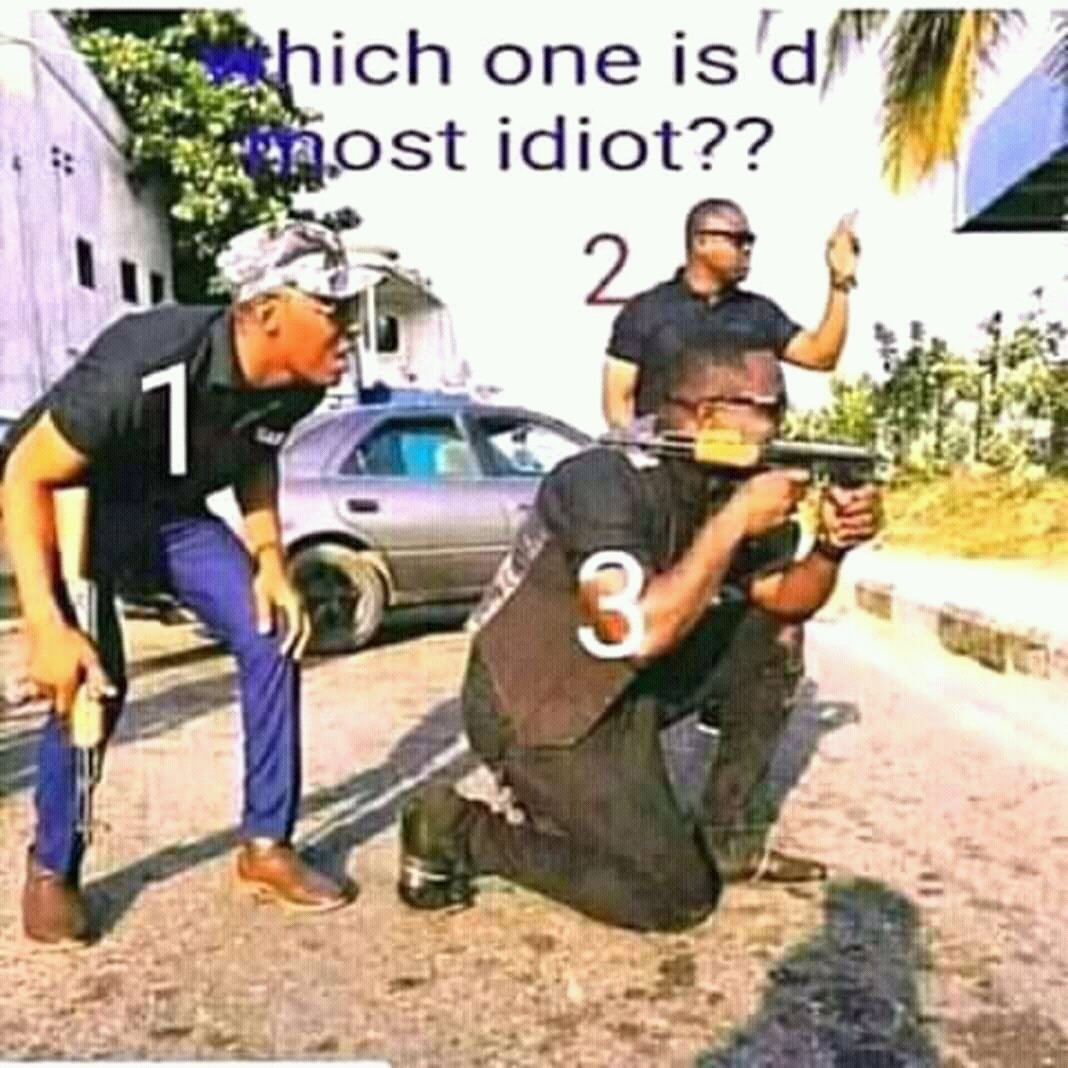 Emodee2's tweet image. This are Nigerian police