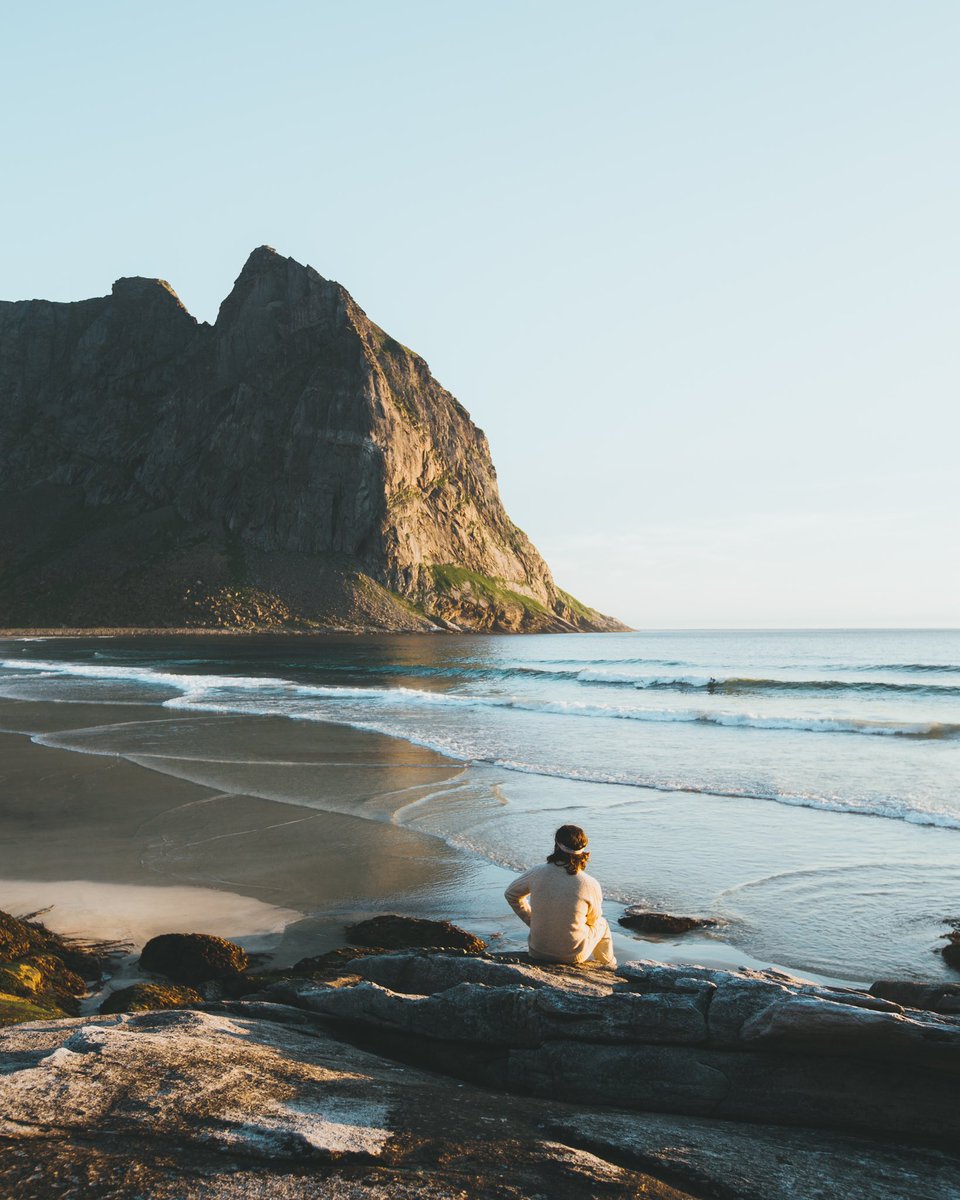 fabianheigel's tweet photo. Guess this dude was enjoying midnight sun at Kvalvika Beach just as much as we did
#norway #kvalvika #kvalvikabeach #sun #mountain #midnightsun #travel https://t.co/PJLZUY183O