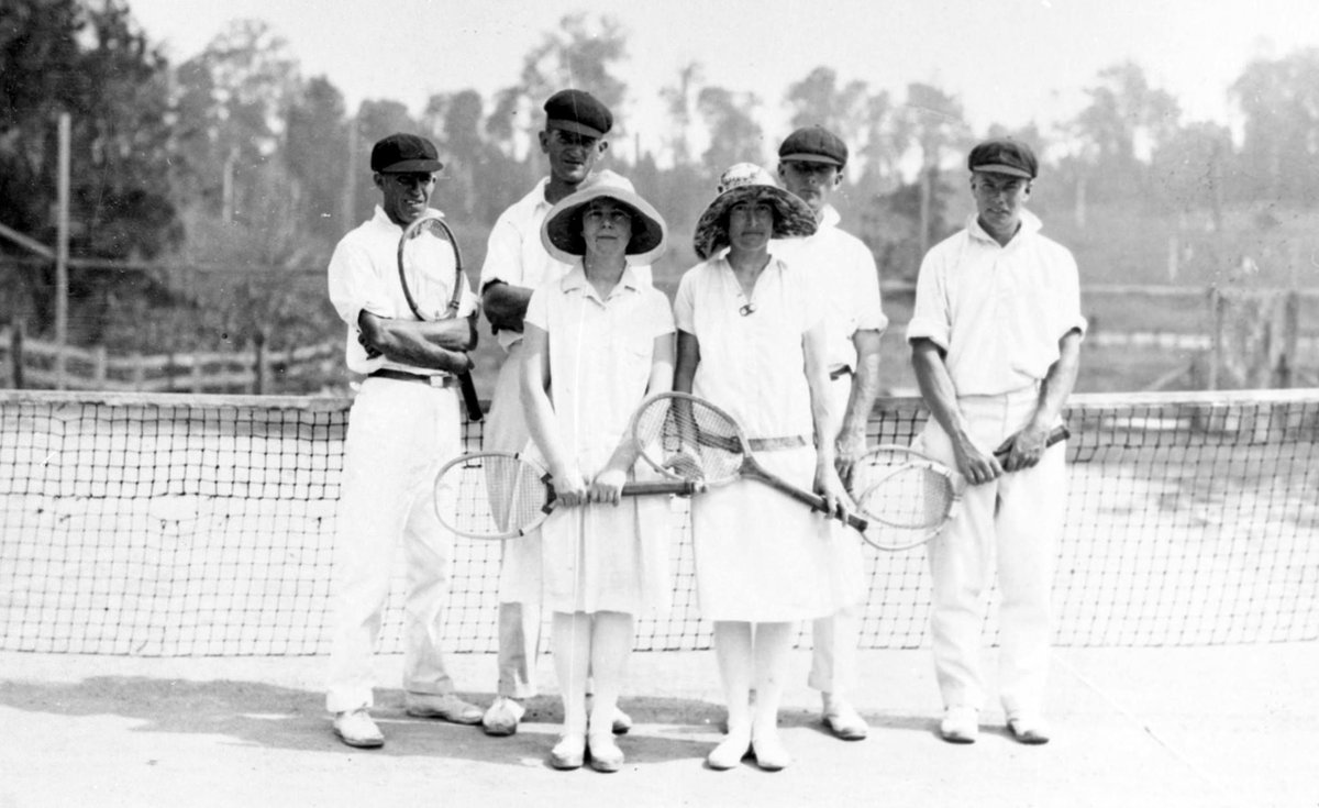 #FlashbackFriday to tennis players on the court at #Maleny, ca 1930s (how about those outfits?)
More stories of the early days of tennis on the #sunshinecoast: https://buff.ly/2RwaPgU
#flashbackfriday #heritagesunshinecoast #AusOpen