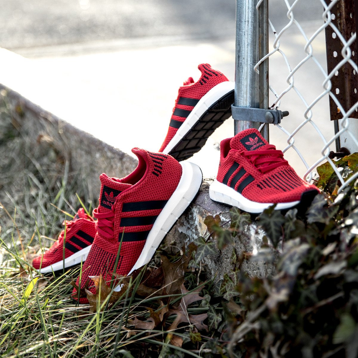 adidas swift run scarlet