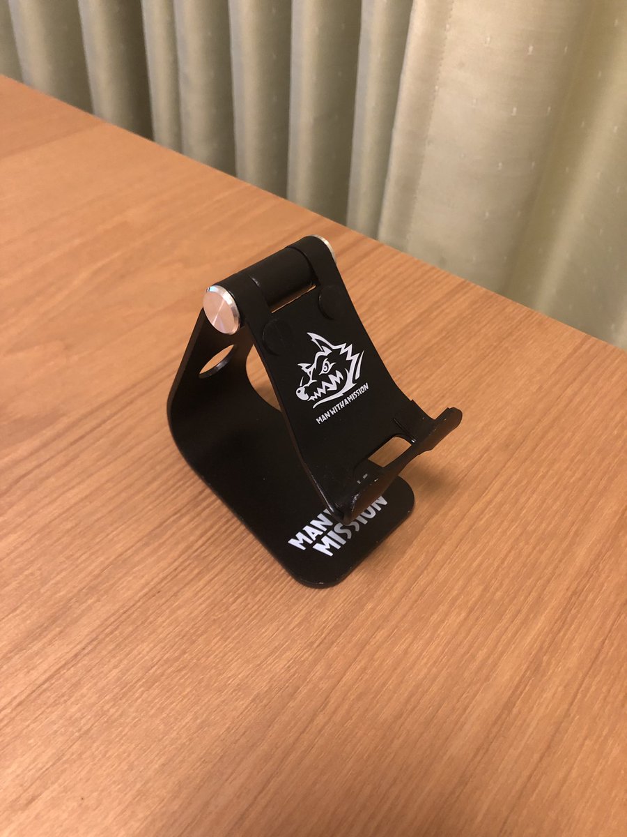 わっ!これ化粧する時の鏡置くのにめちゃくちゃ便利!!!角度変えられるの便利〜(*゚-゚)今日から毎日使い決定〜♪発見してご機嫌な朝♪おはよーございますヽ(*^^*)ノ
#MWAM
#MWAM福袋2019
#WEEKDAY