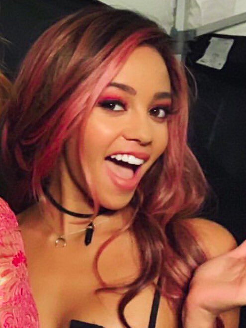 archivexmorgan's tweet photo. Sabem qual o significado de química? #madnessa #choni 🎀💗 https://t.co/2CCpXhfvQ8