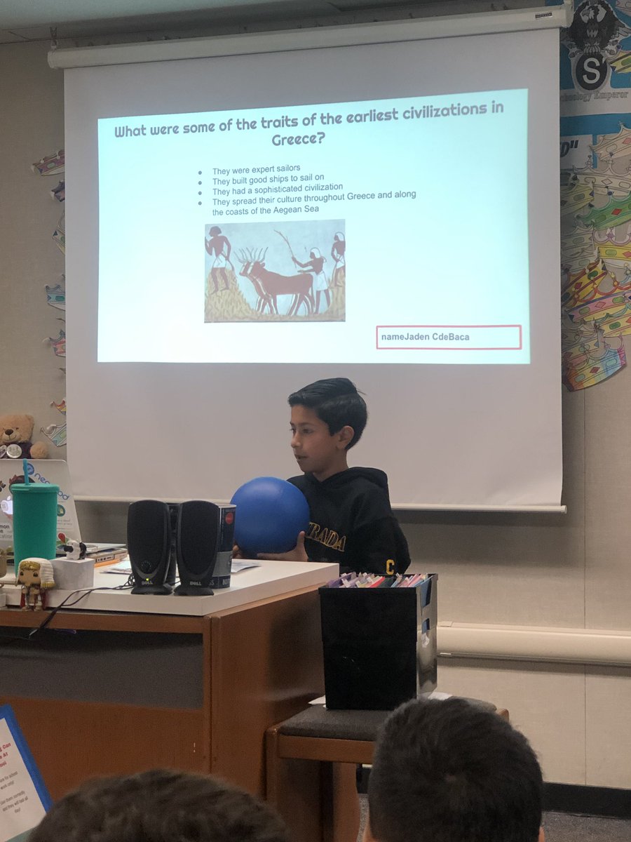 Techie_Carlisle's tweet photo. Using the @goPEEQ qball mic for presentations means every voice is heard. Plus it has the added benefit of stopping the shuffles and fidgets, since the mic cuts off when they move too much. @PrincipalLCMS @LCMS_AP @nlmusd #lcms #nlmusd #nlmlearns https://t.co/7oBs1d0kdx