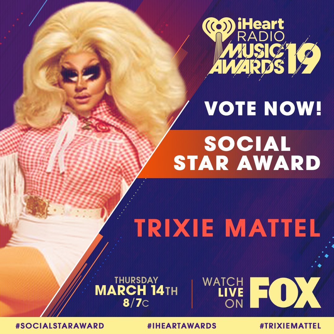 1075theriver's tweet photo. okay but like... @trixiemattel.. teach me how to contour sis! 

#SocialStarAward #iHeartAwards https://t.co/JCfWMhFY0x