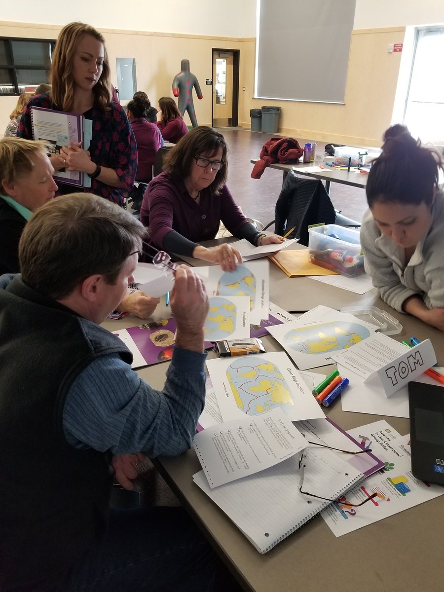 mechellencesd's tweet photo. Fourth grade teachers from the @NCESD region learning about the @SmithsonianScie What is Our Evidence That We Live on a Changing Earth? #ClimeTime @WAClimeTime https://t.co/608BUPRUiQ
