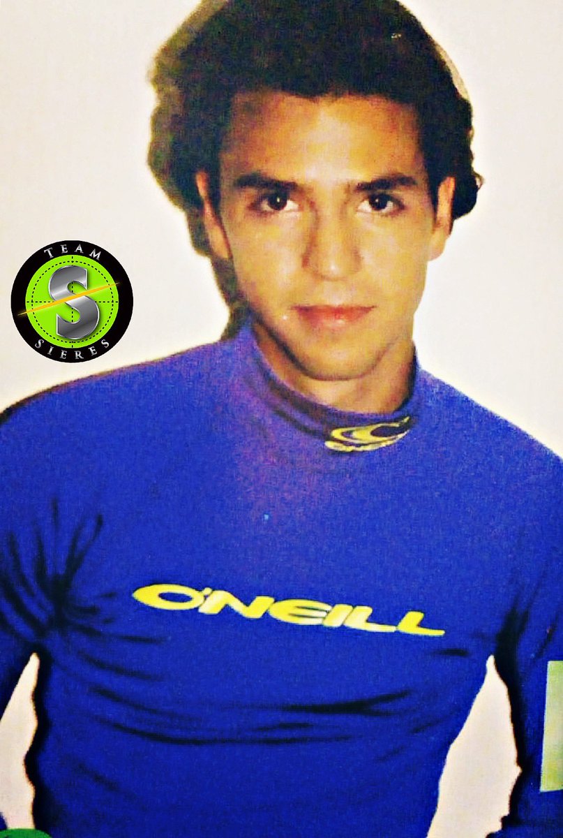 TeamSieres's tweet photo. Hoy es tiempo de recordar!!!! @rodrigosieres hace unos añitos 🥰 #King #Mirey #DaddyRo  #JuevesdeTBT #TBT #ThrowbackThursday #Memories #back #happy #love #music #90s #90sstyle #pop #Sieres #SieresFans #handsome #instalike https://t.co/1c81GZDQeQ