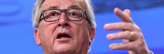 mgdj56's tweet photo. ..Poi #impongono l'#austerità ai #paesi dell'#UE.

Ue,#stipendi dei #commissari:a #Juncker 27mila euro al mese

I #grillini #pubblicano le #paghe dei #politicieuropei:"#Mogherini 25.845,35 mentre i #vicepresidenti 24.852,26 euro al mese"

https://t.co/ieXTtVnOEt via @ilGiornale https://t.co/nsar9vXk06