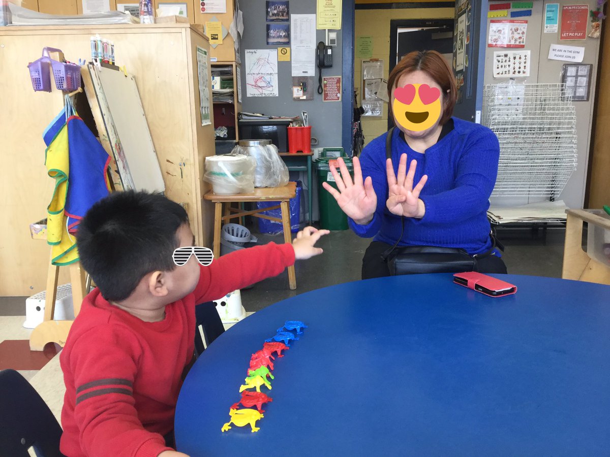 EatonvilleCFC's tweet image. “No Mum ... you have 10 fingers by I have 9 frogs. Lift up your thumb.” #earlymathmatters #HDLH