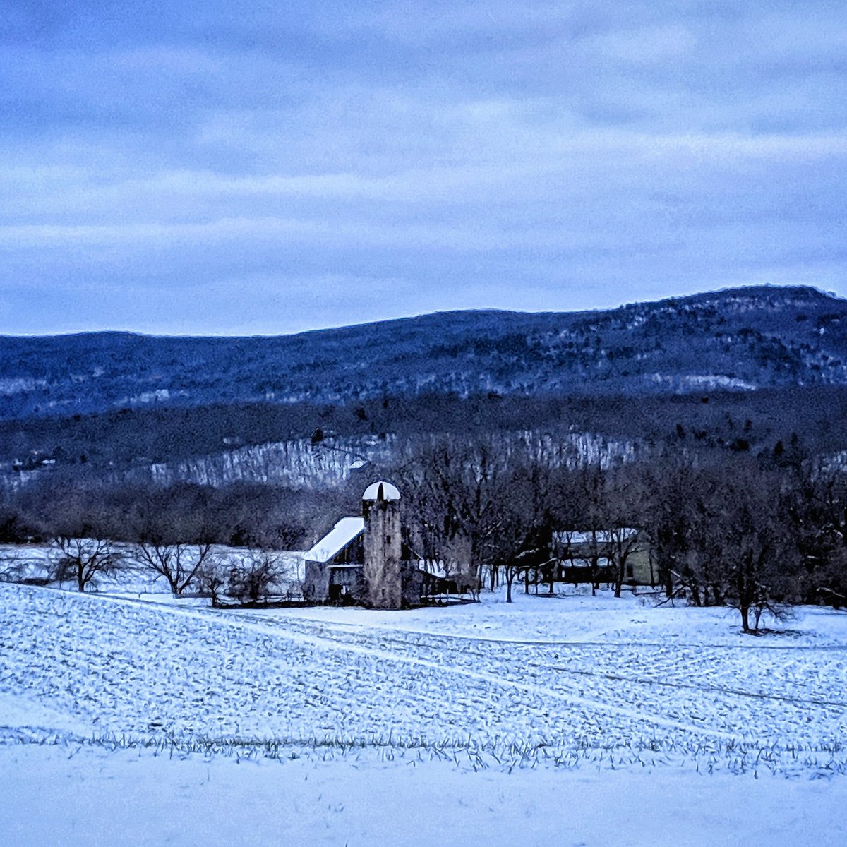 Blue Ridge, Blue Snow, Blue Sky.
Virginia Winter Sunset.
#nature #NaturePhotography #photography #naturelovers #naturelovers #scenicvirginia #landscape_capture #landscape_lovers #landscape #landscapephotography #sunset #winter #snow #beauty #outdoors #optoutside