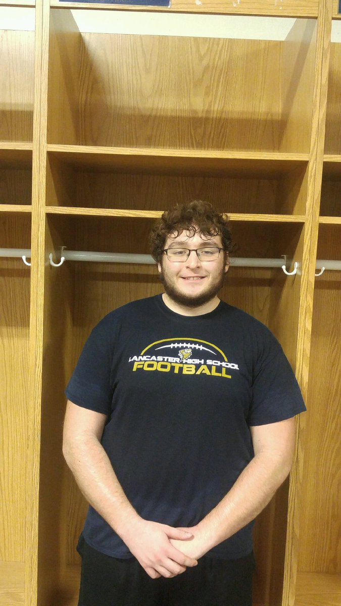 LCSMrPezo's tweet image. Lancaster Football Varsity Lifter of the Week is Simon Voight! @GalePride @dj_si_money 
#SilentWorker #LeadsByExample
#ReturningDirtyDog