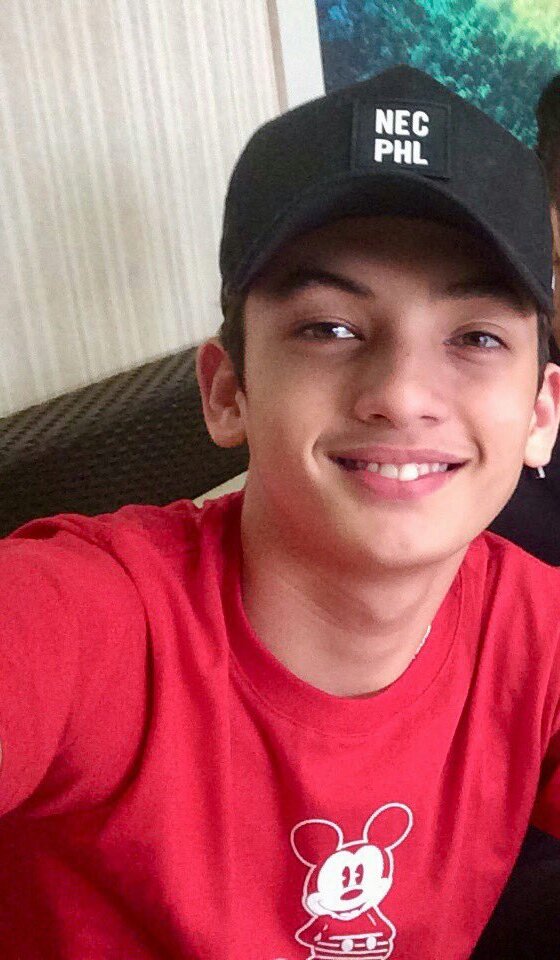 VYknija's tweet photo. @imsethfedelin keep fighting!fight for your dreams!im a big fan of yours,we love you

#MagandangBuhaySETH https://t.co/Ik7TBB7b0g