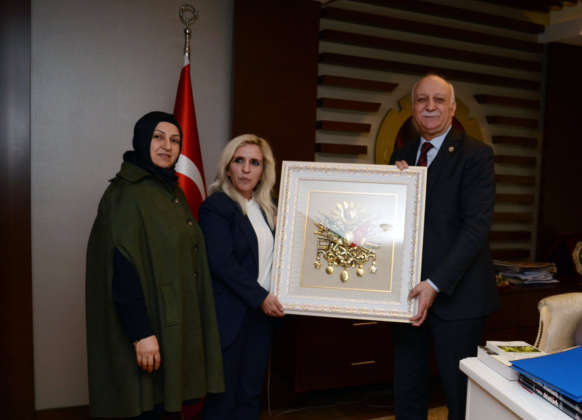 Diriliş Gençlik Federasyonu Olarak Türkiye Ziraat Odaları Birliği Genel Başkanı Sn Şemsi Bayraktar Beyefendiyi Makamında Ziyaret Ettik.  <a href="/semsibayraktar/">Şemsi Bayraktar</a> <a href="/dirilis_genclik/">Diriliş gençlik</a>