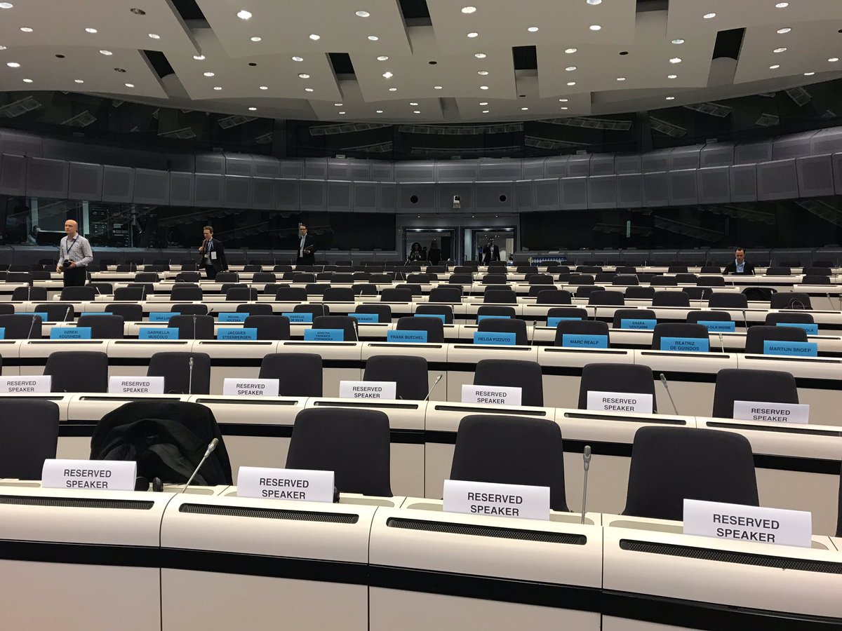 vestager's tweet photo. From an empty room to a day full of life & insights #EUCompDigit. Thanks to all participants and speakers @lewis_crofts @ProfFionasm @sandeepvaheesan @jcremer @yvesalexandre @halhod @arielezrachi @ssnstudy & Karen Yeung @bhamlaw @nat_droz @MazzucatoM @johnvanreenen @ruppe_p Great https://t.co/6GKGYJcaob