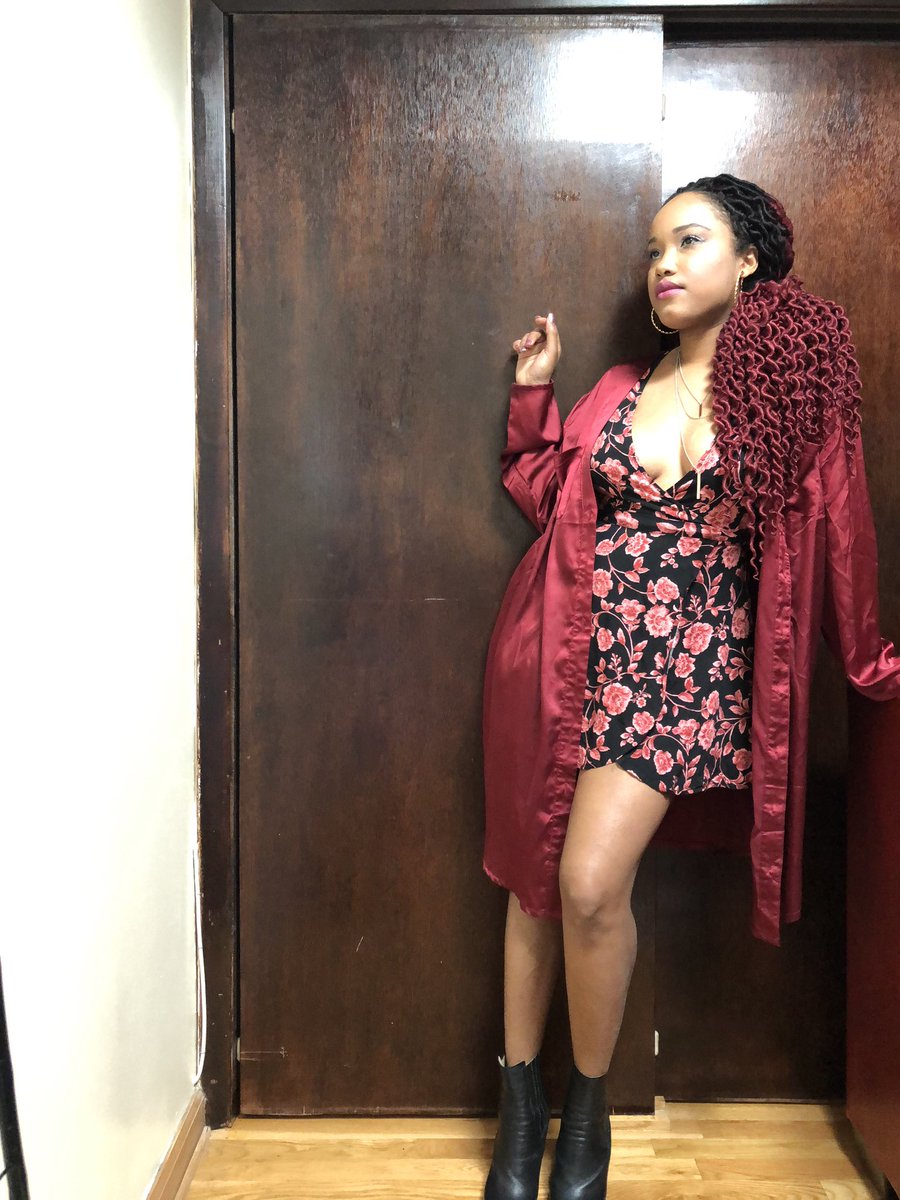 IvyPerry19's tweet photo. All i see is red #YouTuber #melaninpoppin #BlackGirlMagic #HaveACokeAndA #ivy #JohnWick3 https://t.co/ERVfq80ELk