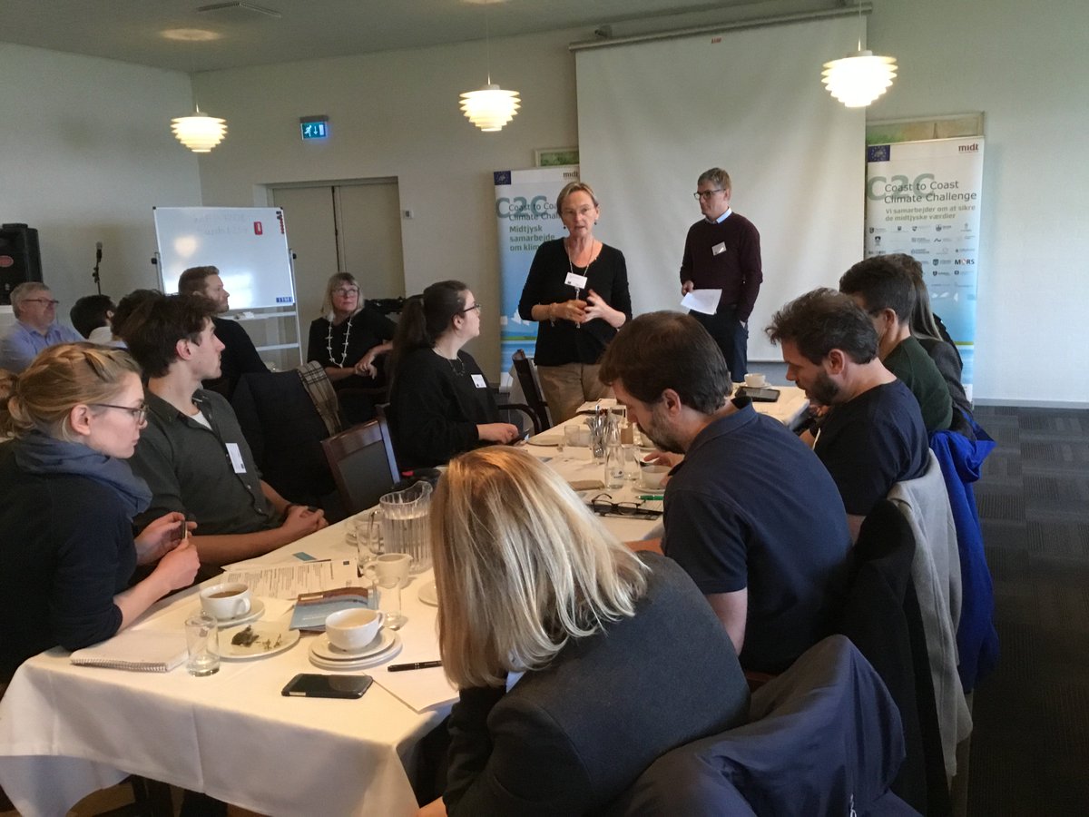 RegionalUdvMidt's tweet image. 🌍🌧️ Klimaforandringer = mere vand. Og vand kender ingen grænser. Derfor skal løsninger findes i fællesskab. I dag i Sunds v. #Herning mødtes partnere i to store EU-klimaprojekter, som @Region_midt leder @topsoil_project + #c2ccc #dkklima #dkgreen #sdg17 
linkedin.com/feed/update/ur…