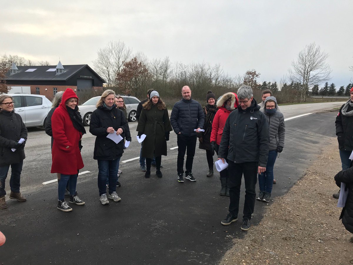 RegionalUdvMidt's tweet image. 🌍🌧️ Klimaforandringer = mere vand. Og vand kender ingen grænser. Derfor skal løsninger findes i fællesskab. I dag i Sunds v. #Herning mødtes partnere i to store EU-klimaprojekter, som @Region_midt leder @topsoil_project + #c2ccc #dkklima #dkgreen #sdg17 
linkedin.com/feed/update/ur…