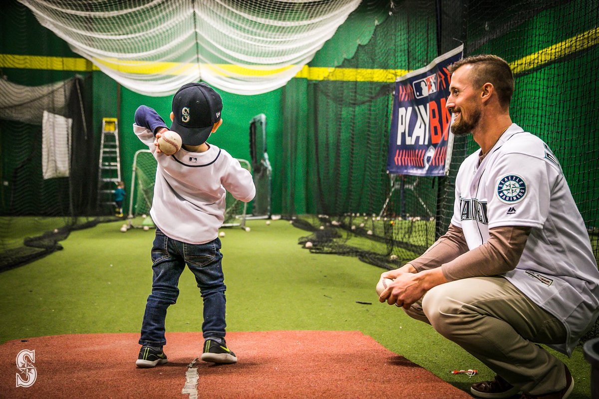 Mariners's tweet photo. Spokane, yesterday was so much fun. 

#MarinersCaravan🚌 https://t.co/RLv3mdi6w3