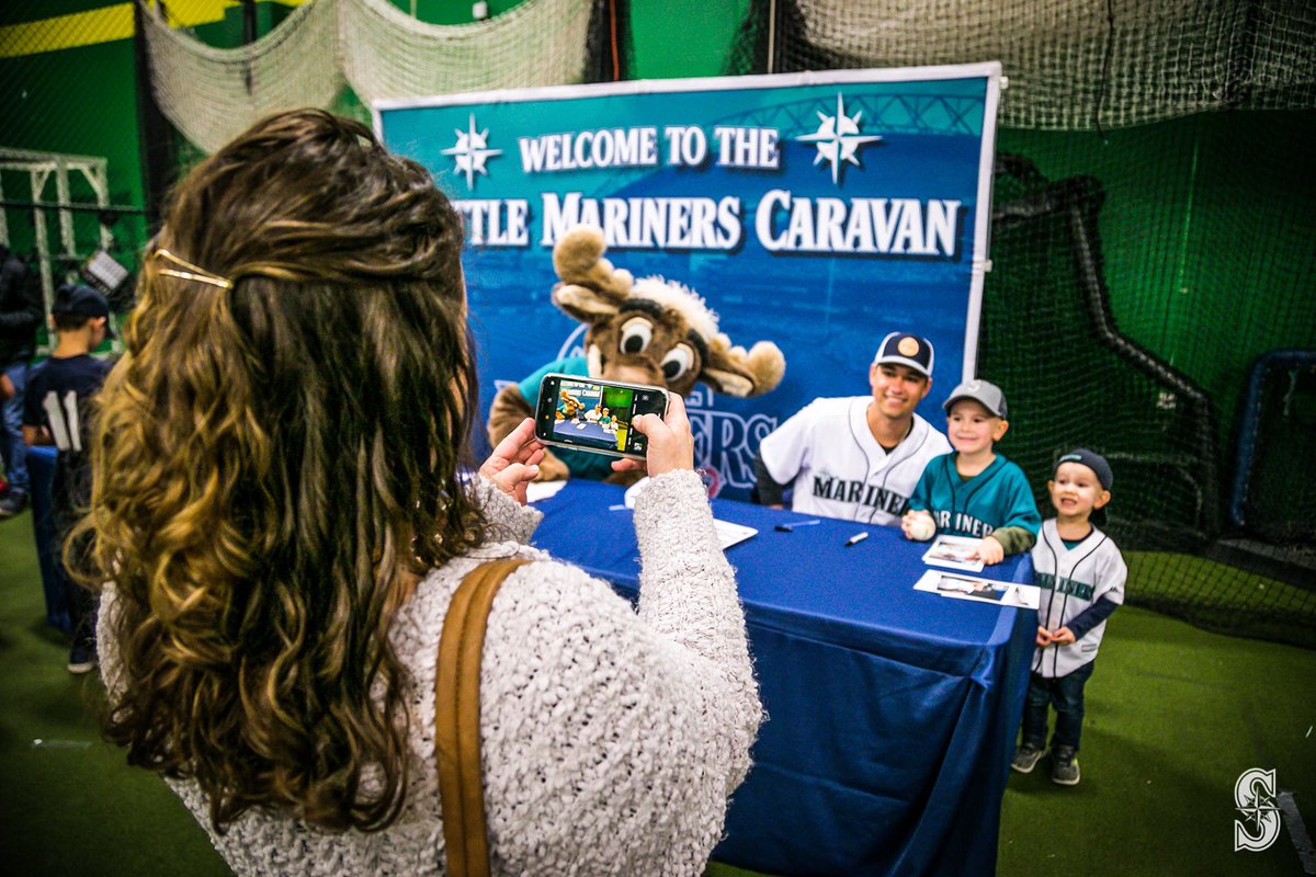 Mariners's tweet photo. Spokane, yesterday was so much fun. 

#MarinersCaravan🚌 https://t.co/RLv3mdi6w3