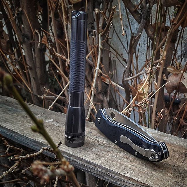 MAGLITE's tweet photo. Today's #EDC Magpic of the Day by 📷: #Williambushcraft
***
#edclove #everydaycarry #spyderco #maglite #minimaglite #flashlight #prepper #survivalist #MagliteUSA https://t.co/1PVoT6As0u