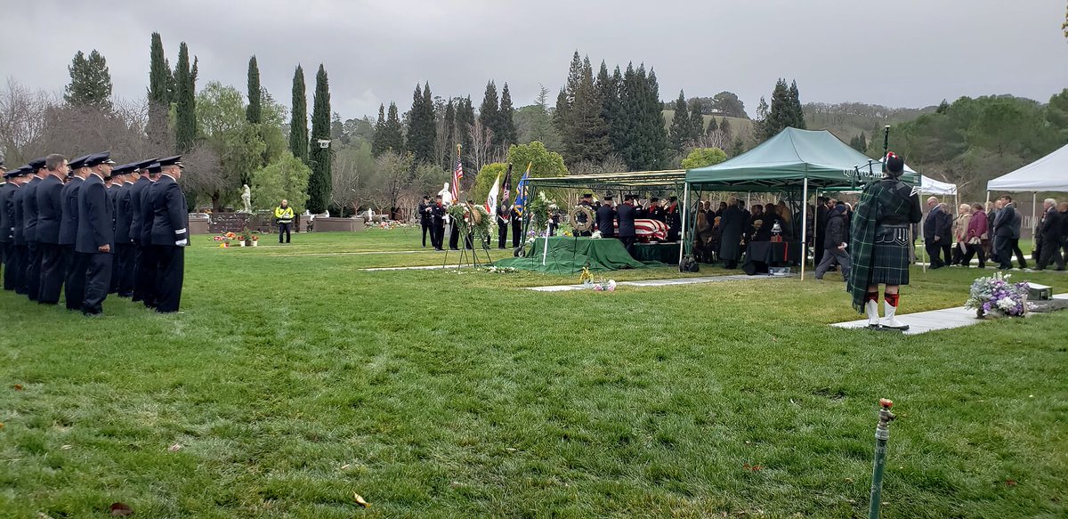 Con Fire wishes to thank neighboring fire &amp; police agencies that covered our District assignments today allowing us to bid farewell to brother Fire Capt. Roger Harless at the St. Bonaventure Church, Concord memorial service and procession to Queen of Heaven Cemetery in Lafayette.