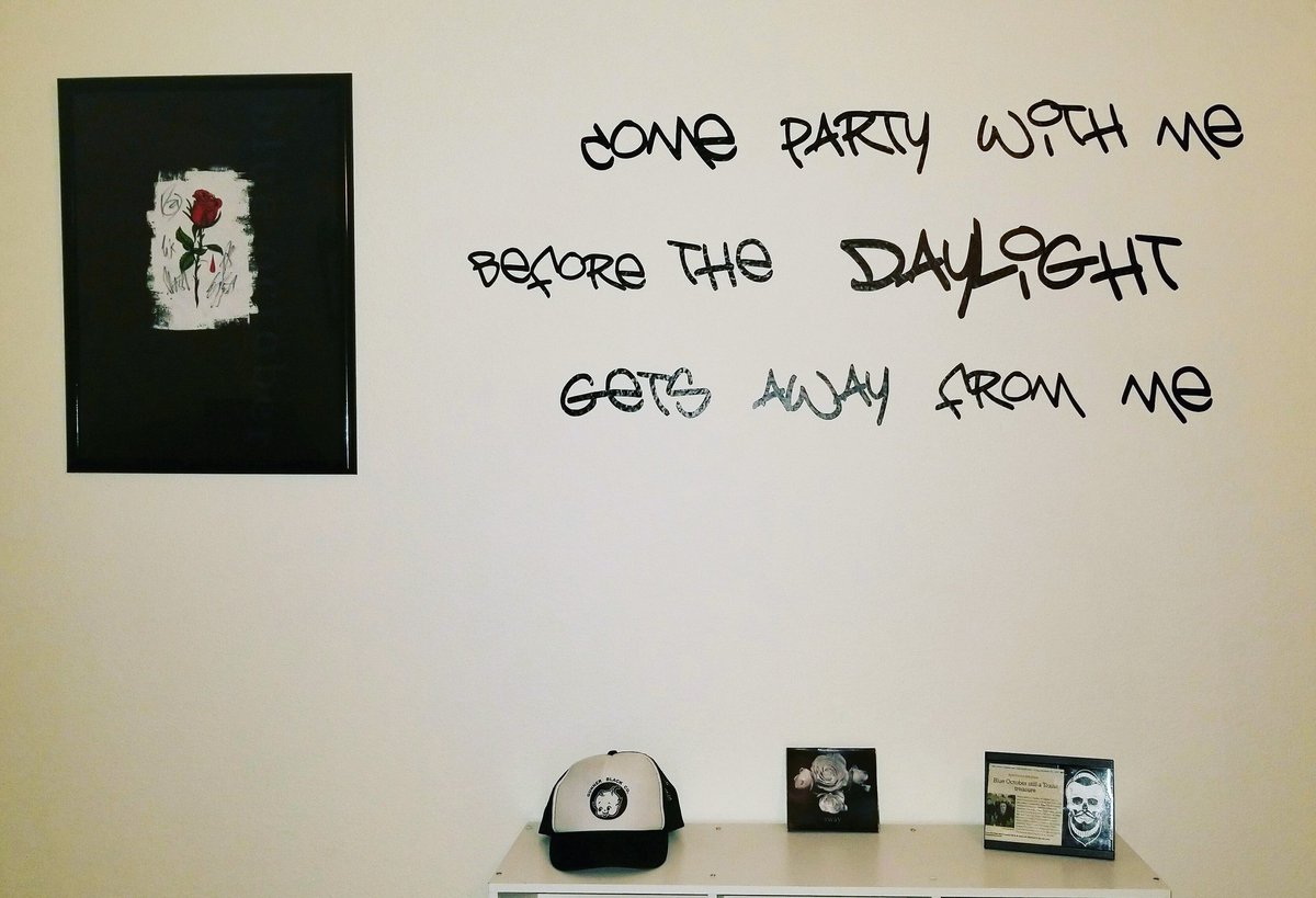 mphillips9878's tweet photo. 2nd set of lyrics in Liam's @blueoctober room are up! #Daylight #BlueOctober #LiamConnor #LittleManBigFan @Justin_5591 @UpDownRecording https://t.co/khhrsXuolO