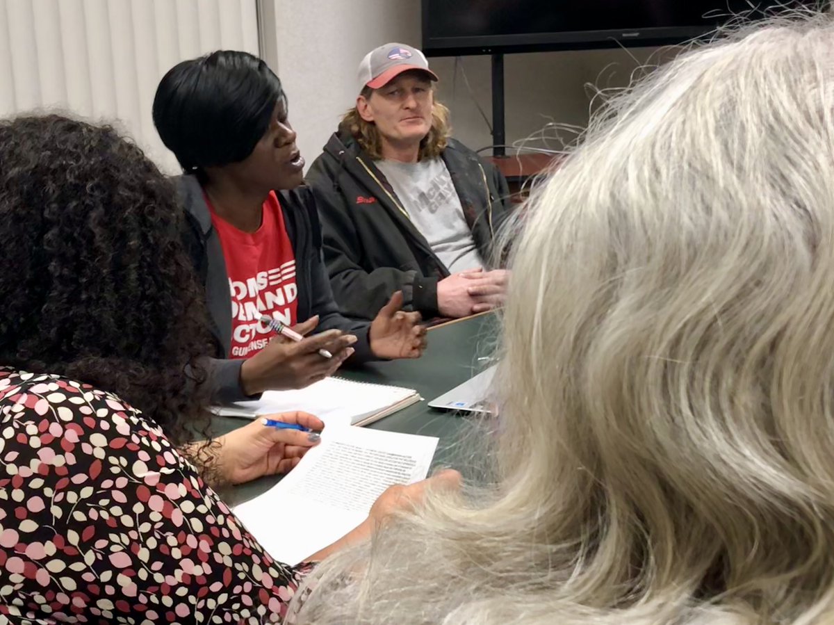 HAPPENING NOW:
Danville community members brainstorm ways to tackle gun violence. @MomsDemand – at Danville Public Library