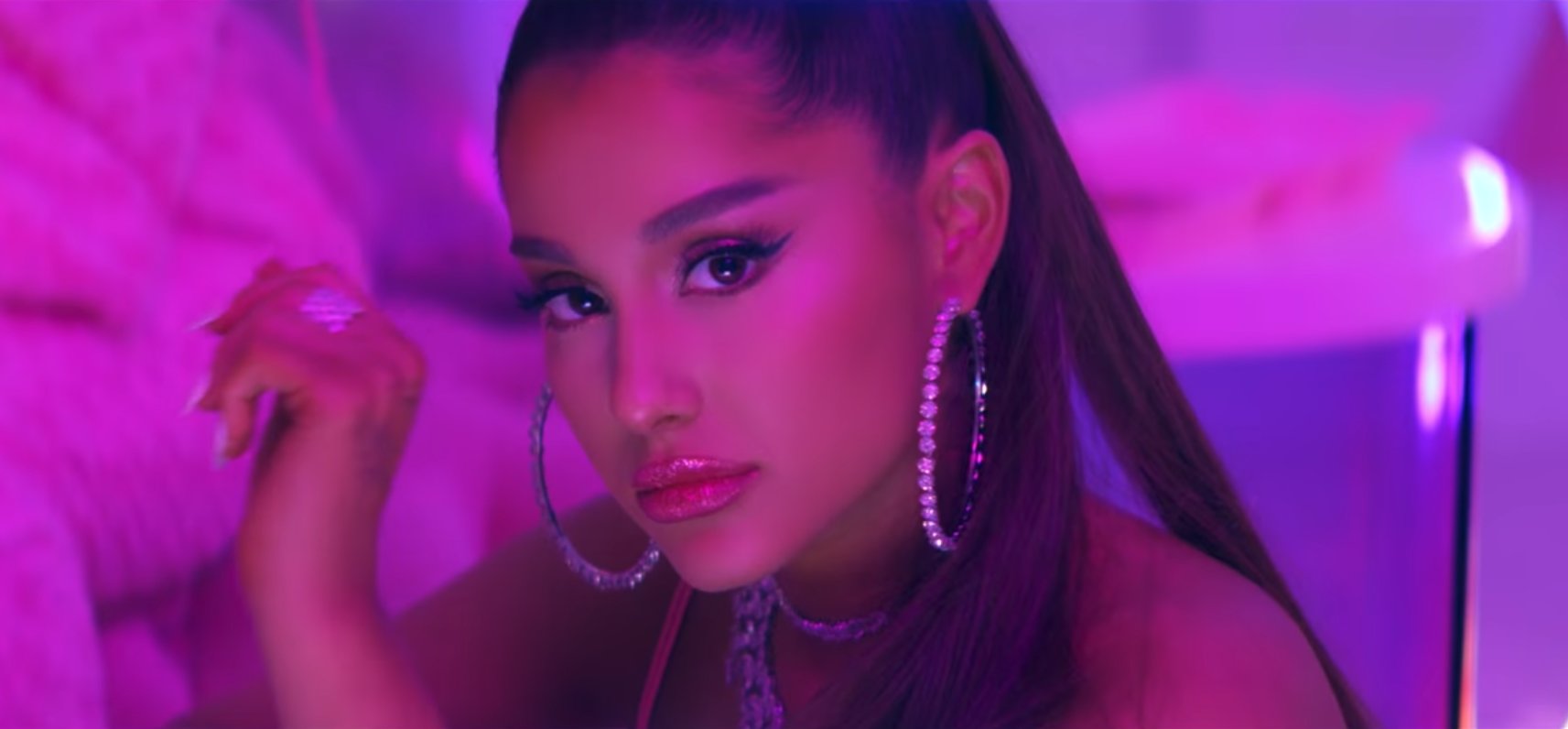 Who Are The Girls In 7 Ariana Grande 7 Rings Video?