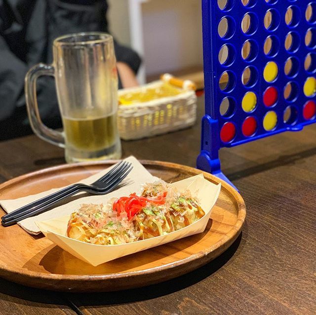 eatdrinkmagic's tweet photo. Happy hour everyday 4pm til close! $5 takoyaki and $5 beer! 🐙🍻 there are also so many games here to choose from - great little hangout spot!
—-
📍 @bizenbeerbar, Anaheim, CA #bizenbeerbar #downtownanaheim #anaheim #visitanaheim https://t.co/SPlW9aoIQu