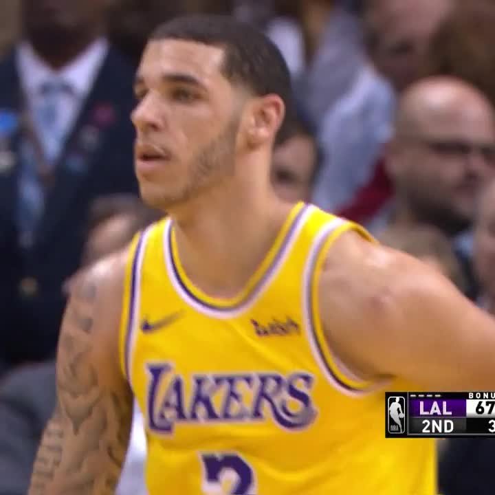 Lonzo Ball stepped up BIG to help seal the win for the Lakers! π₯
π: 18 PTS | 4 3PM | 10 AST
#LakeShow