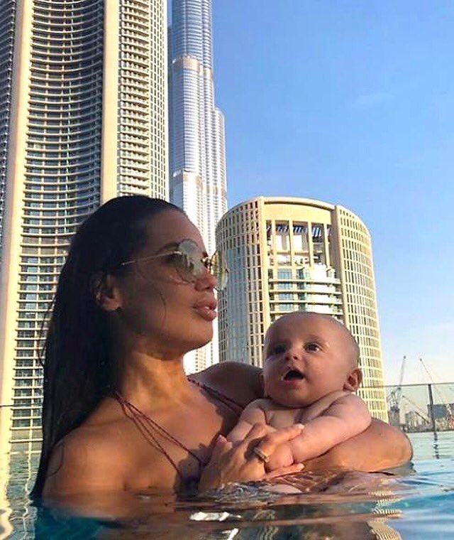 Plan your unforgettable journey with your little one like <a href="/ManonMarsault/">manon marsault</a> did. ❤️
.
.
.
.
#SofitelDubaiDowntown #MyDubai #UAE #Dubai #travelphotography #Fun #Family #Friends #pool