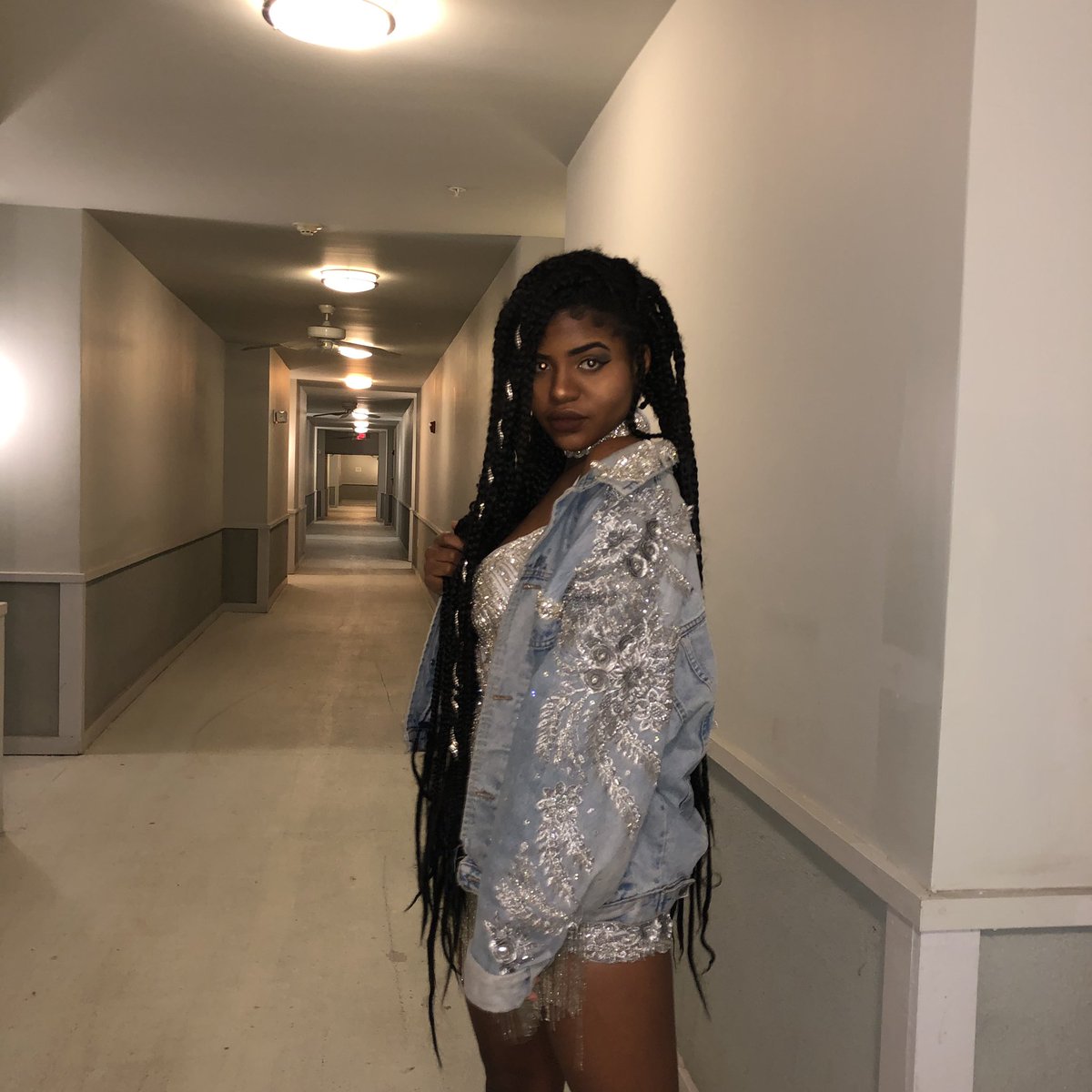 _jayejay's tweet image. diamonds on me look like some glass shattered 💎 #JAELL