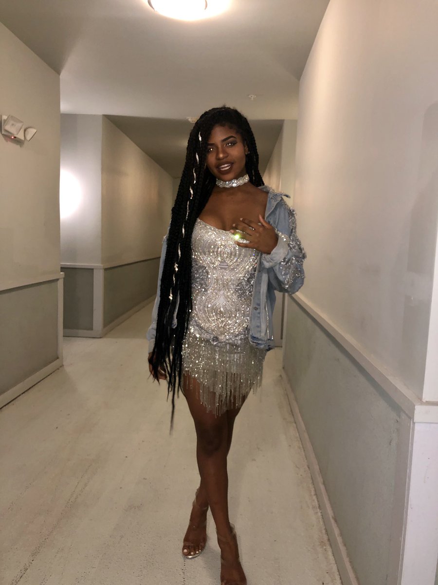 _jayejay's tweet image. diamonds on me look like some glass shattered 💎 #JAELL