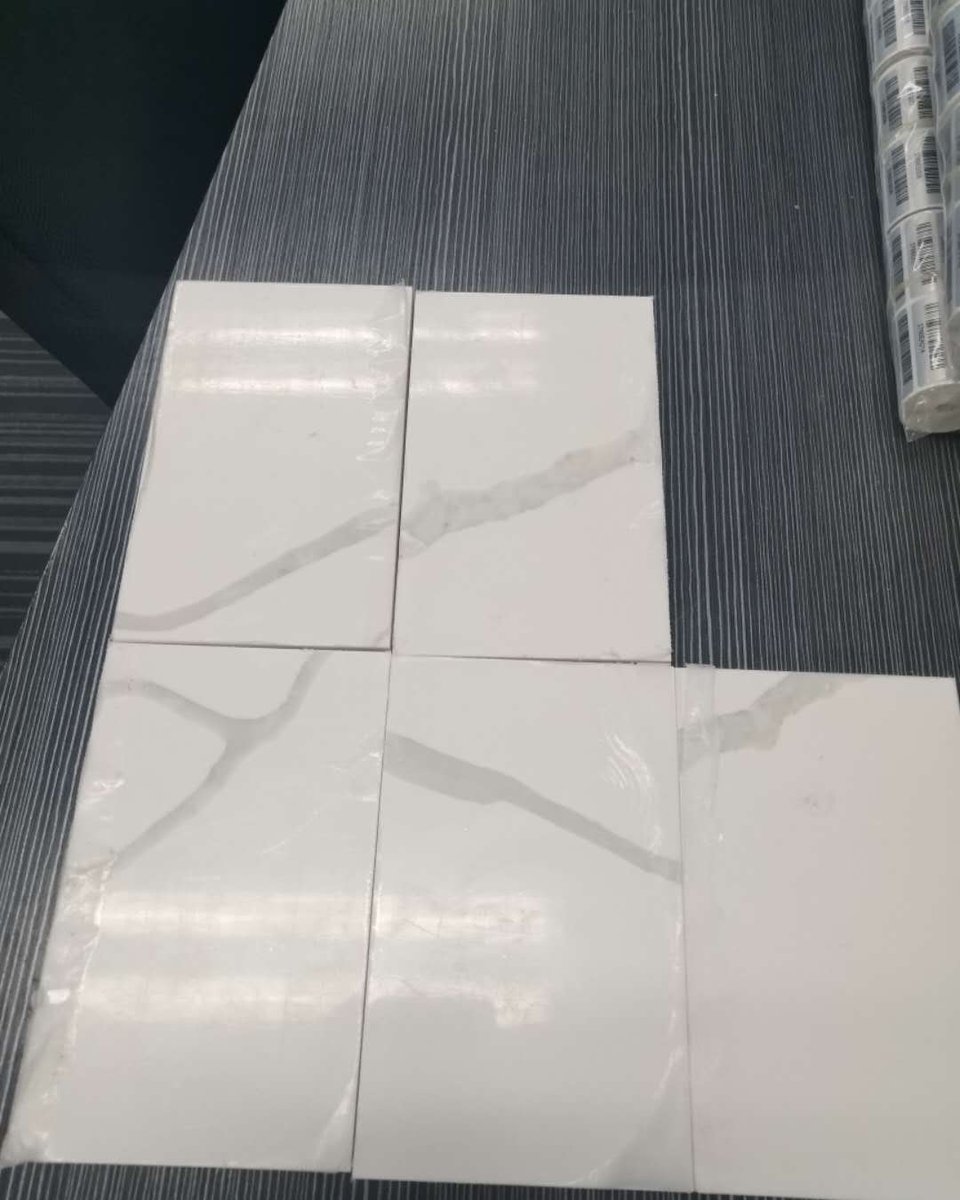 Details of M01 for your reference. #quartzstone #quartzcountertops #quartzslab #slabs #kitchencountertops #kitchenworktops #kitchendesign #homesweethome #homedesign #lixinquartz