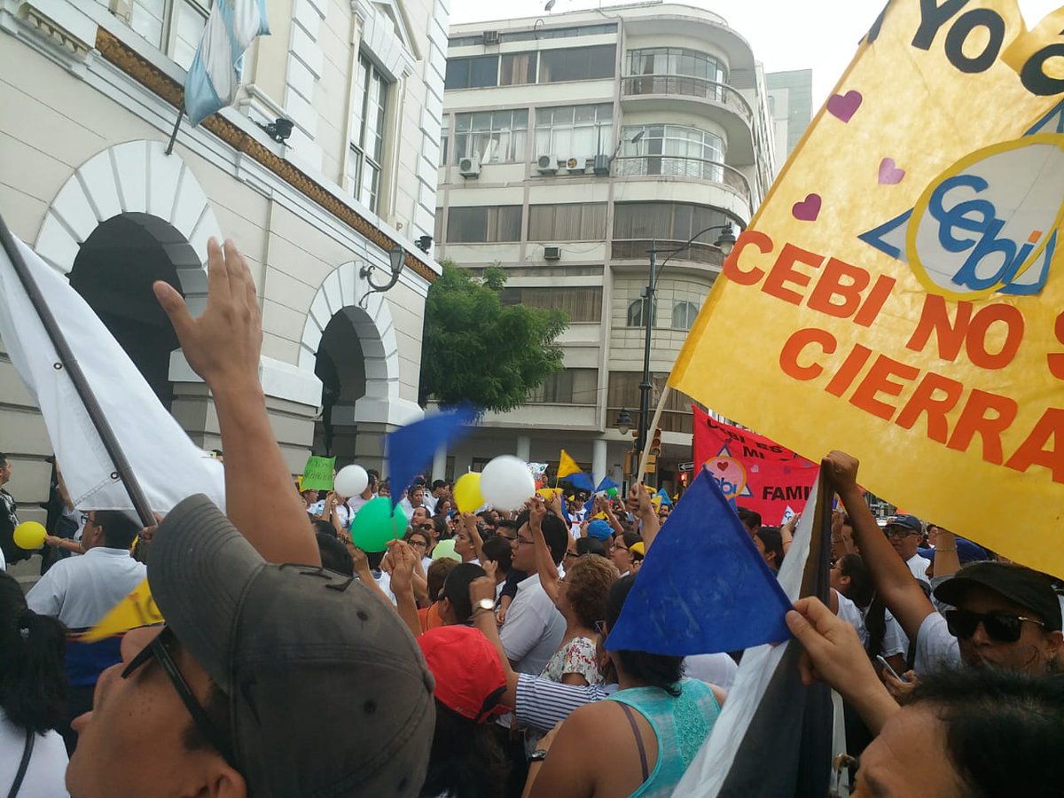Gabriel72510572's tweet photo. @CebiYo #YoSoyCebi El Cebi unido jamás cera vencido. #cebinosecierra todos por el derecho de los 1700 estudiantes y sus 200 trabajadores https://t.co/LsxAXzooZY