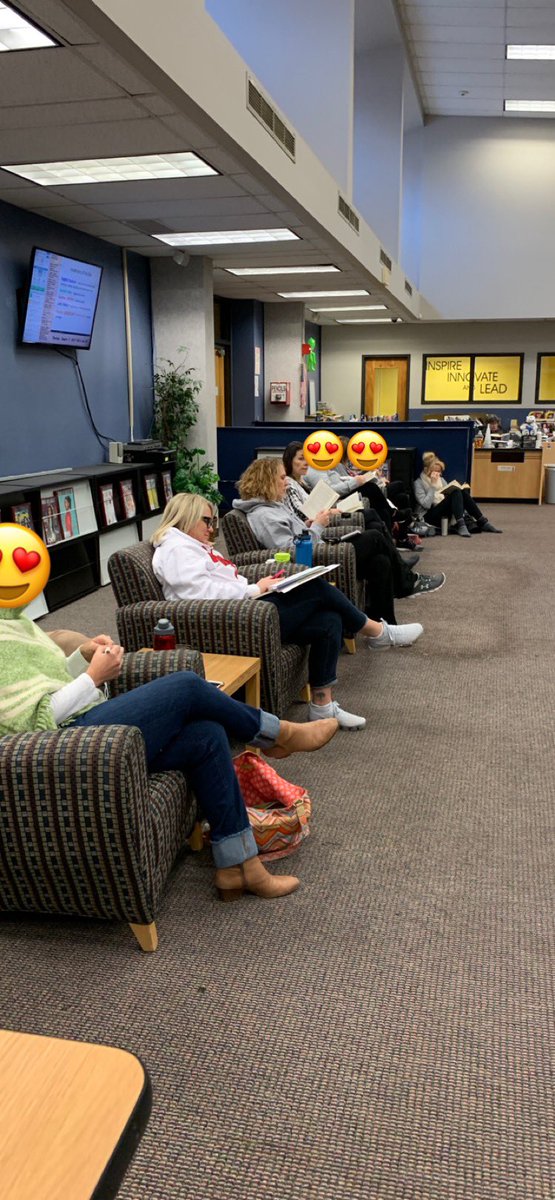 MsChongPak7's tweet photo. When your superintendent @DrDLKerr believes in teacher wellness and starts each PD day with wellness activities for staff!! #TeamBrownDeer #wellness https://t.co/vmvErVbxEE