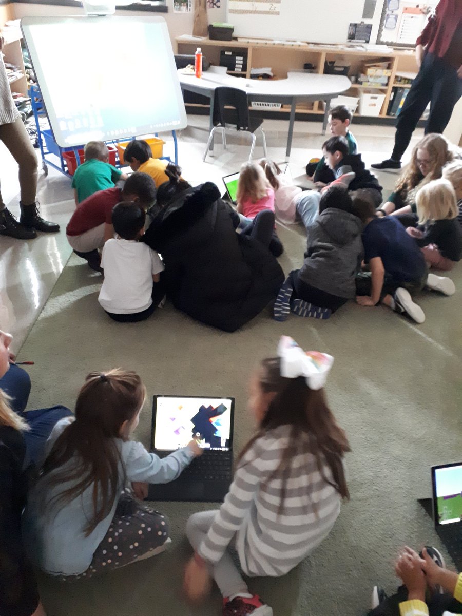 HTKCoding's tweet photo. Creating things in #Minecraft using #flipgrid, even letters of the alphabet😎. @MicrosoftEduCA and @FCLEdu @GoHurricanesGo #tllp #itscodeoutside #codinginkindergarten https://t.co/97JpI2xfaC