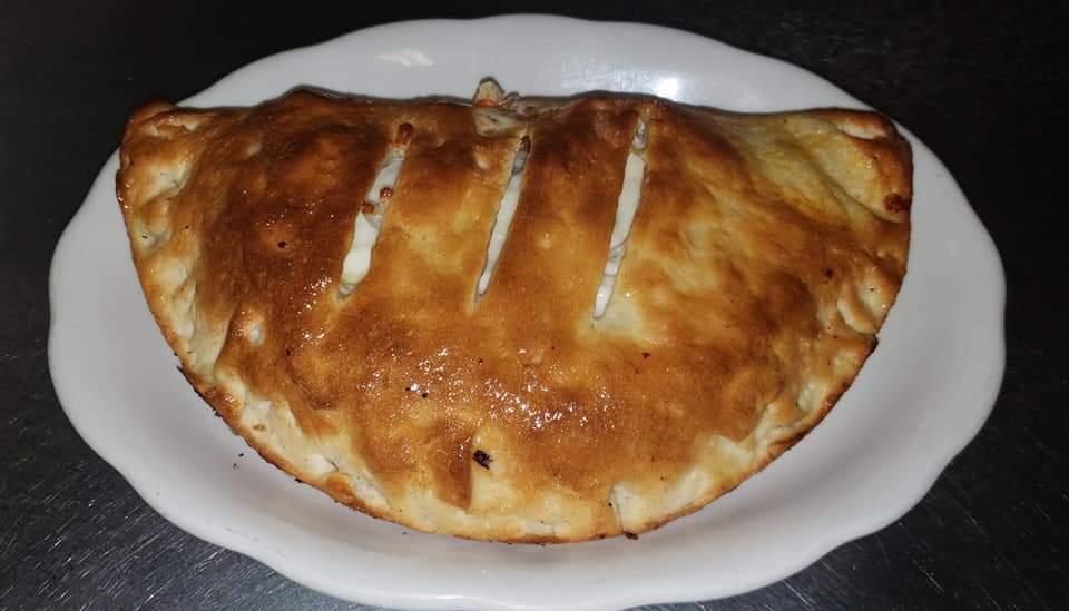 AKilimos's tweet photo. Looking for great food at an affordable price? Tired of paying too much for too little? Great Oak's got you covered. Come on by and treat yourself to some delicious food that will most definitely leave you full and satisfied #GreatOakPizza #PizzaDoneRight https://t.co/kJjD9DtCOP