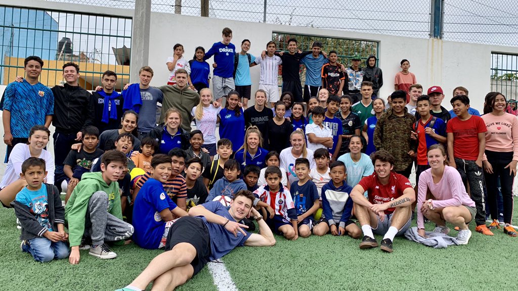 JaxonHM's tweet photo. Great to be able to ball with some kids from Children’s International. Had to give em a few megs though 😆 #DUSoccerInMexico https://t.co/diXbaUFe5h