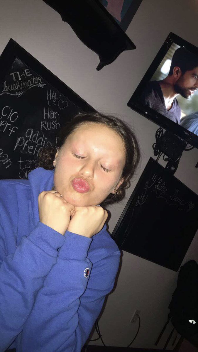 AddisynPfeifer's tweet photo. Happy 16 kloe spice🥳🤩love u❤️ @Kloeodermatt_ https://t.co/VwwpWaqcTO
