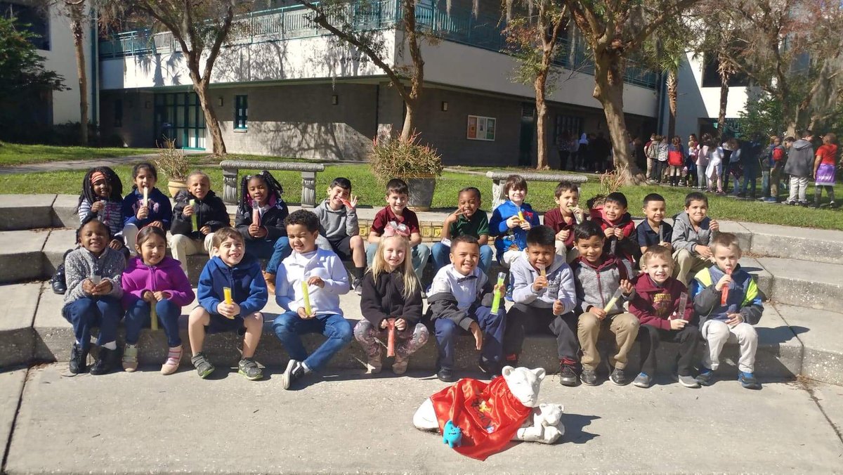 Colson_Math's tweet photo. 315 iReady Champions from K-5 met the December challenge. 50 met their goals in both reading and math! Celebrated with a cool treat. #colsonpride #MyiReady @ColsonES @OMendezHCPS @1c_rose https://t.co/1oVQEo2R56