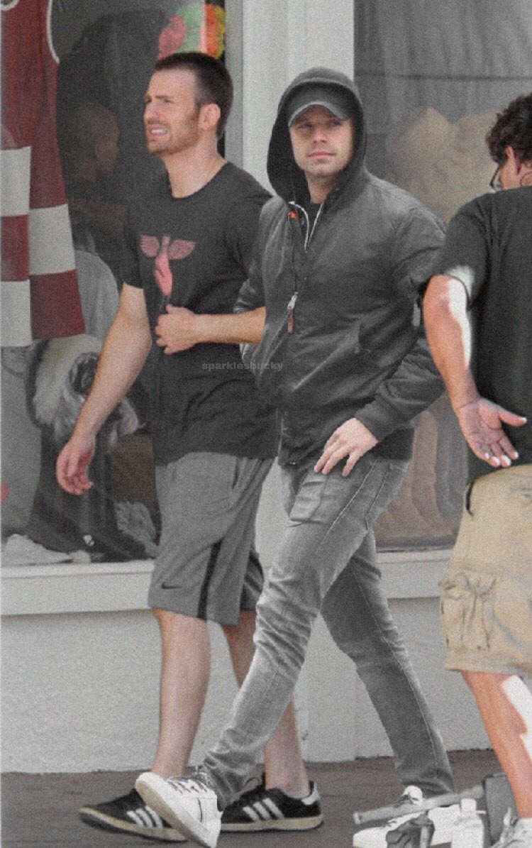 BitemehardBucky's tweet image. #Offlineforthenight