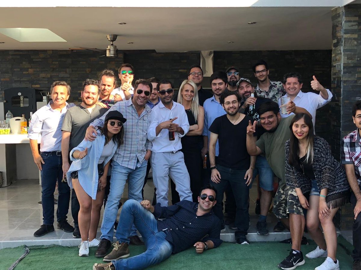 claudiojulia's tweet image. Celebrando con los mejores del mundo en la casa de JP. #safecard #eventrid