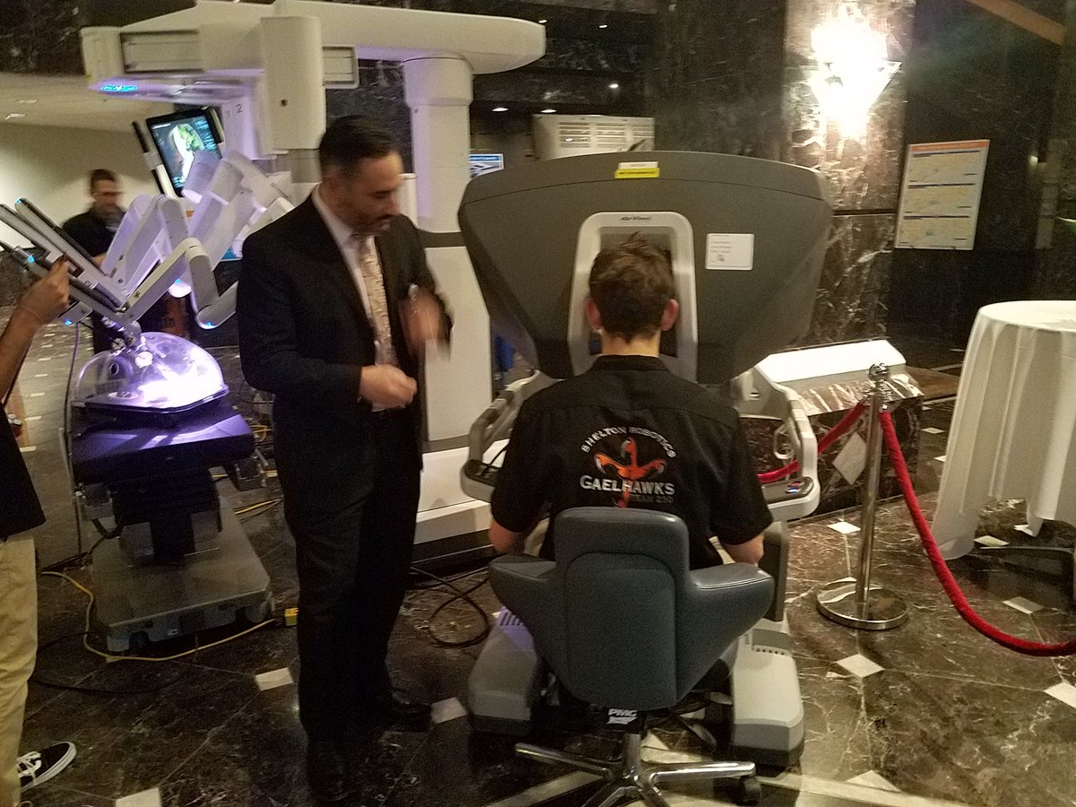 Gaelhawks230's tweet image. Amazing afternoon checking out the Intuitive Surgical DaVinci Robot at Griffin Hospital special event. Thanks to our sponsor @IntuitiveSurg and @GriffinHospital for making this happen! #omgrobots  #reallife