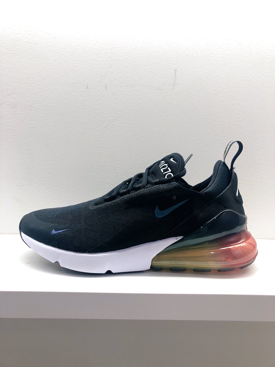 ESSENCE_BP's tweet photo. 【新作入荷】
NIKE
AIR MAX270SE
¥16,000+Tax https://t.co/xPJ2fRAZOy