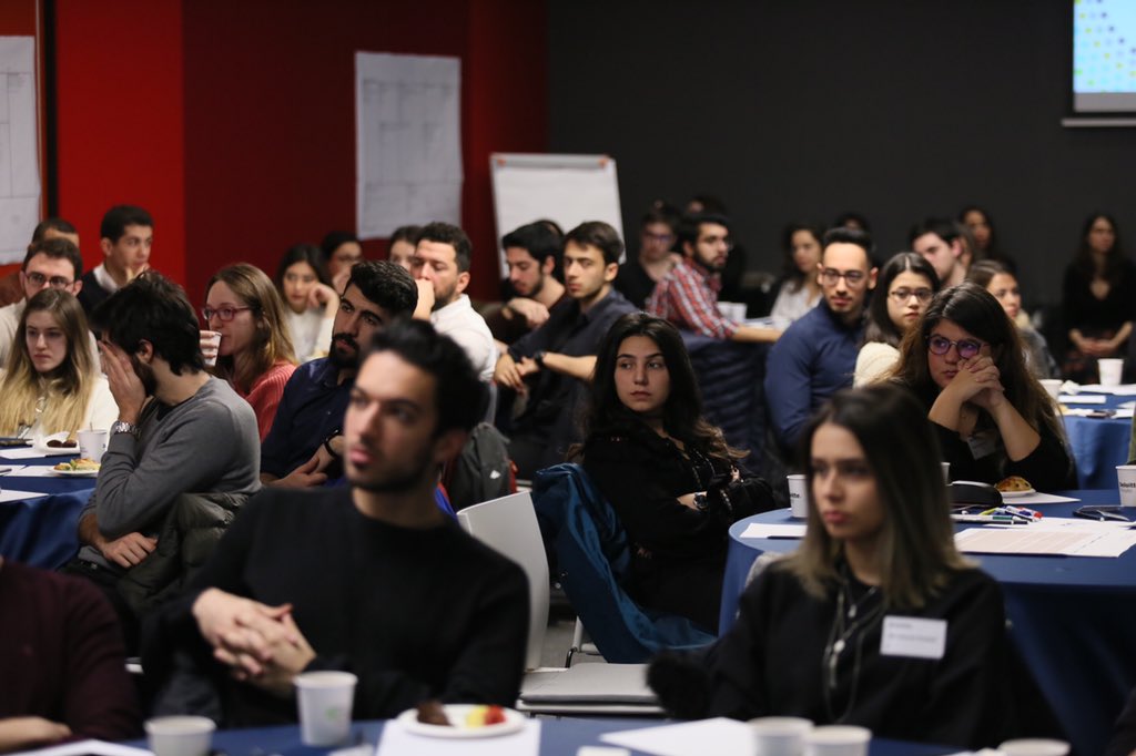 girvak's tweet photo. Bugün #fellowup etkinliğimiz, destekçimiz Deloitte Türkiye ev sahipliğinde başladı. Fellowlarımız, değişen iş dünyası koşullarına iş modellerini nasıl adapte edeceklerini öğreniyorlar. https://t.co/506Qam4RqK